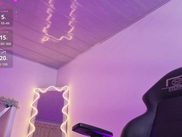 ZURY-TAY's BongaCams show and profile