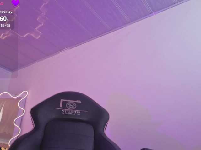 ZURY-TAY's BongaCams show and profile