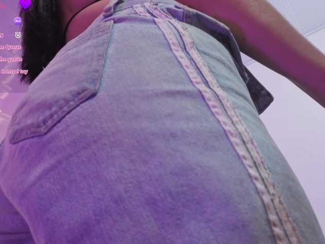 ZURY-TAY's BongaCams show and profile