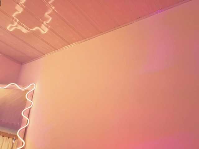 ZURY-TAY webcam bongacams model stream image