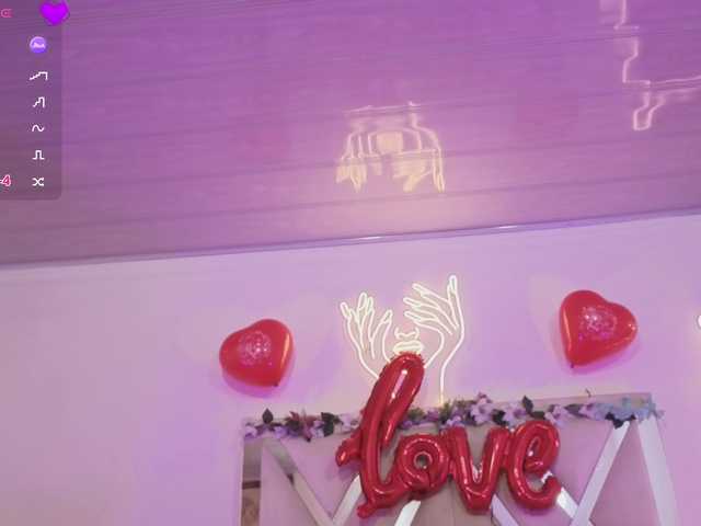 ZURY-TAY's BongaCams show and profile