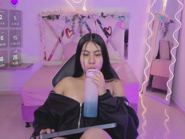 ZURY-TAY's BongaCams show and profile