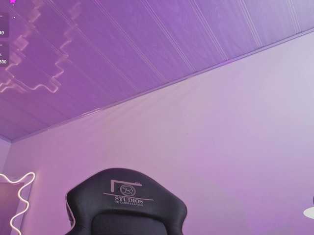 ZURY-TAY's BongaCams show and profile