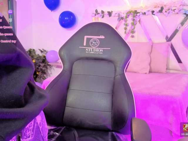 ZURY-TAY's BongaCams show and profile