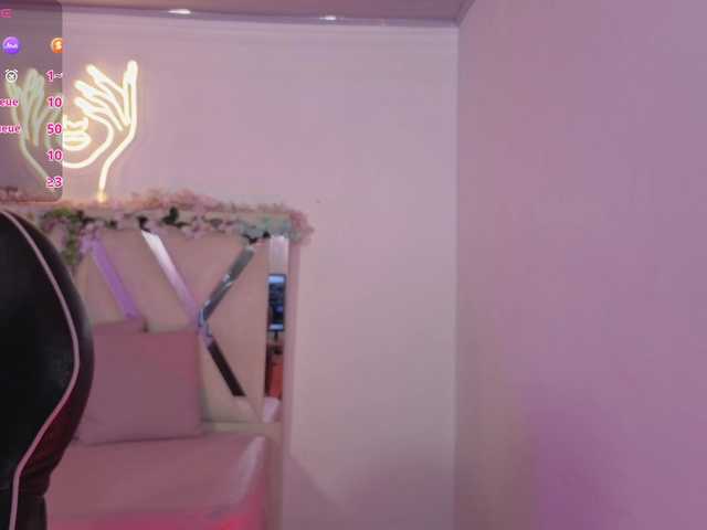 ZURY-TAY's BongaCams show and profile