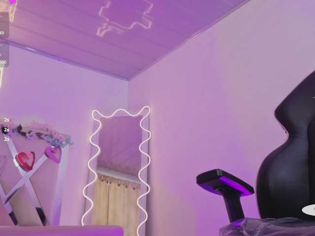 ZURY-TAY webcam bongacams model stream image