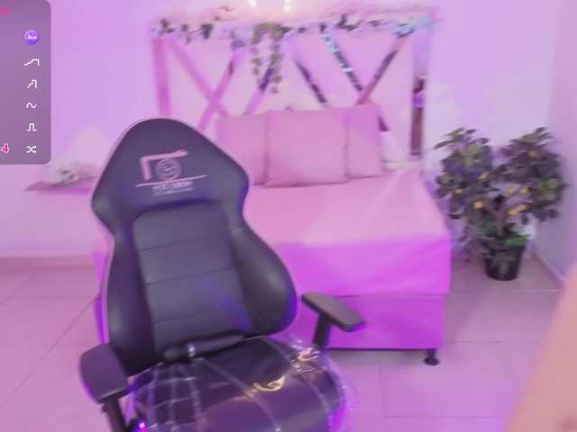 ZURY-TAY's BongaCams show and profile