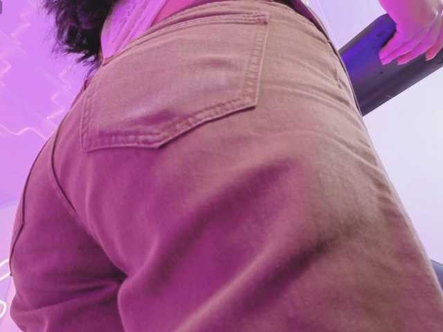 ZURY-TAY's BongaCams show and profile