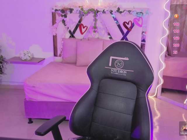 ZURY-TAY webcam bongacams model stream image