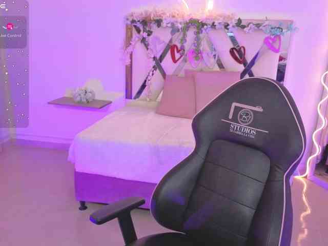ZURY-TAY webcam