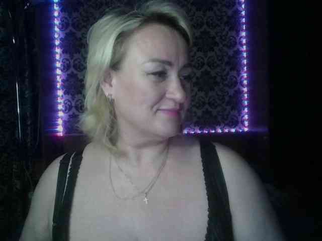 Pavuhi Live Webcam on BongaCams