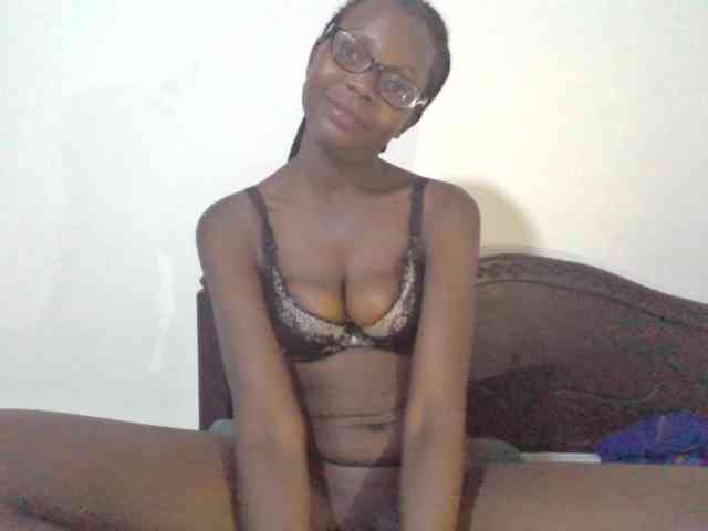 petitehotgirl webcam
