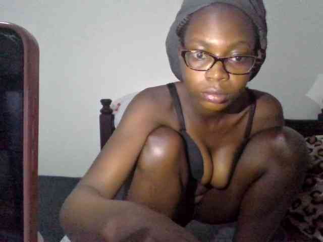 petitehotgirl webcam