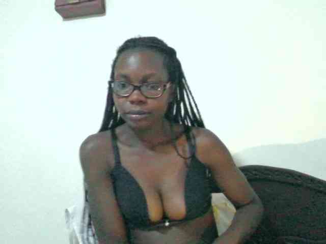 petitehotgirl webcam
