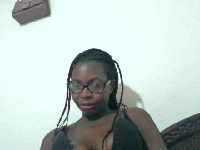 petitehotgirl webcam