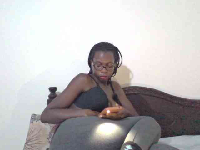 petitehotgirl webcam