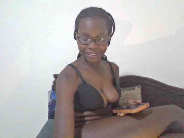 petitehotgirl webcam