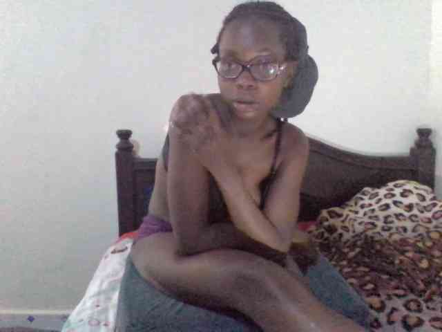 petitehotgirl webcam