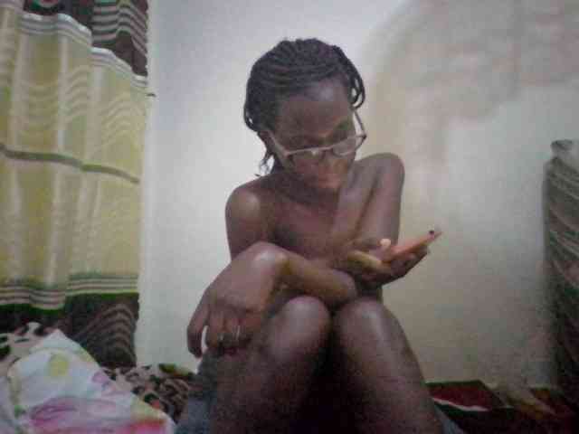 petitehotgirl webcam