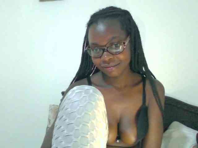 petitehotgirl webcam