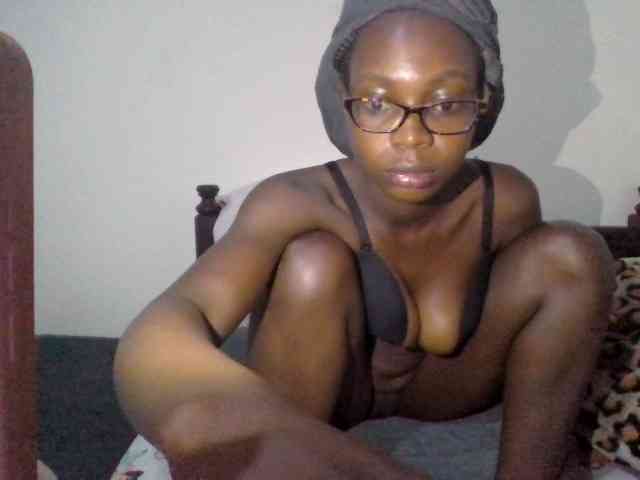 petitehotgirl webcam