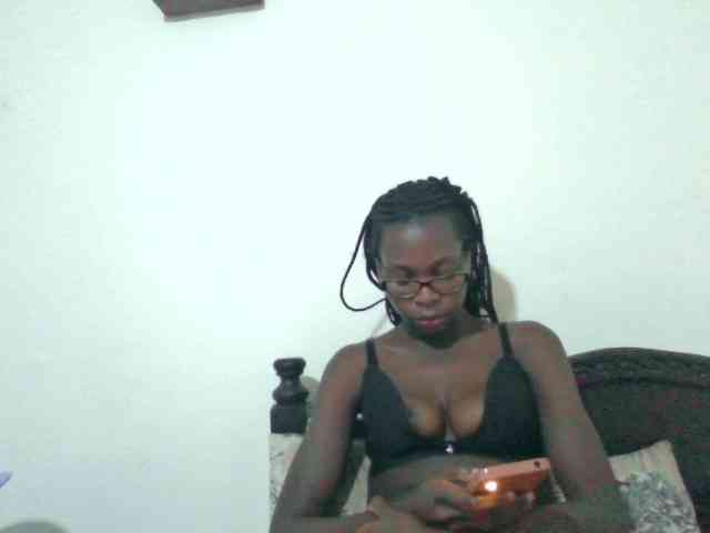 petitehotgirl webcam