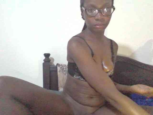 petitehotgirl webcam