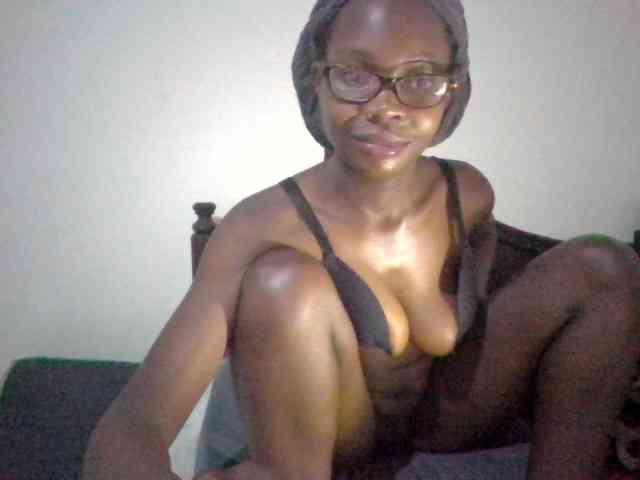 petitehotgirl webcam