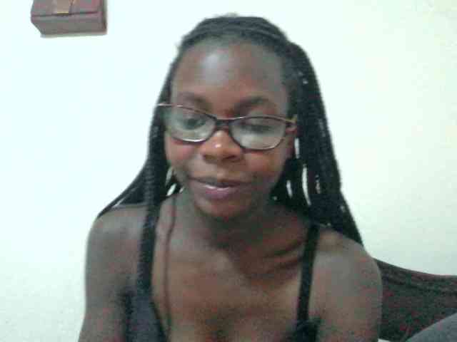 petitehotgirl webcam
