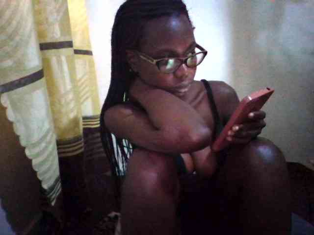 petitehotgirl webcam