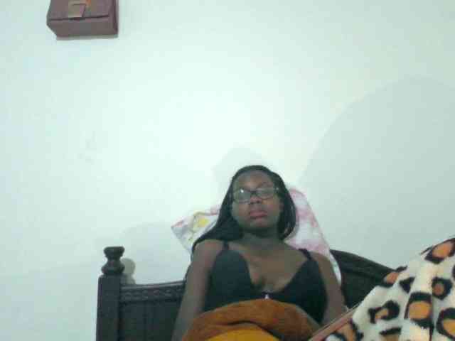 petitehotgirl webcam