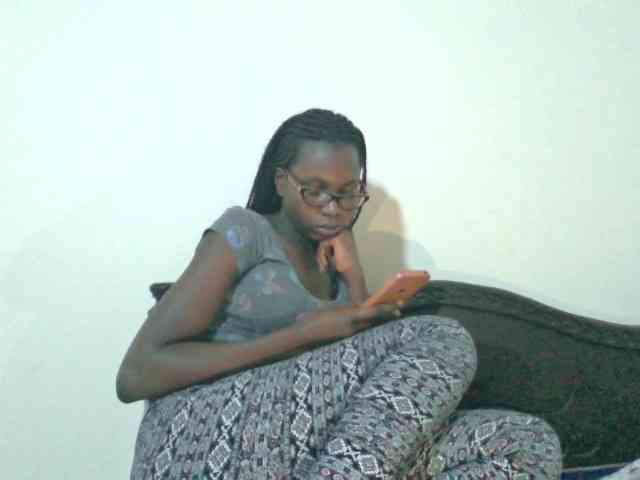 petitehotgirl webcam