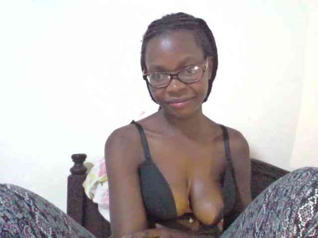 petitehotgirl webcam