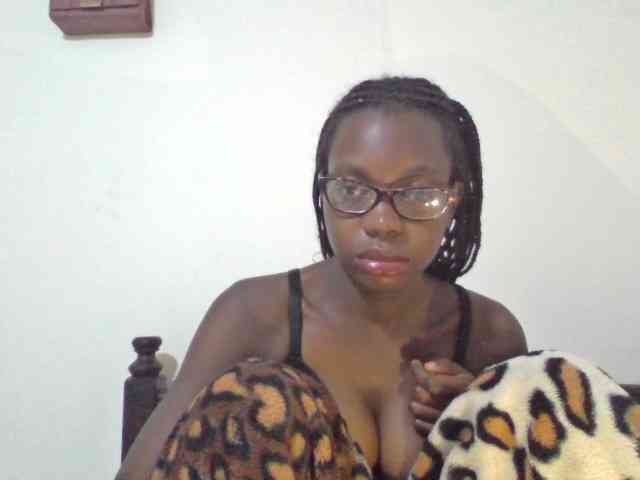 petitehotgirl webcam
