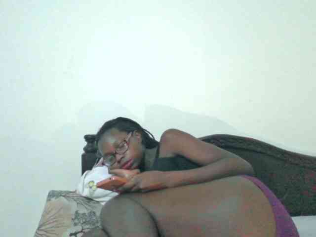 petitehotgirl webcam