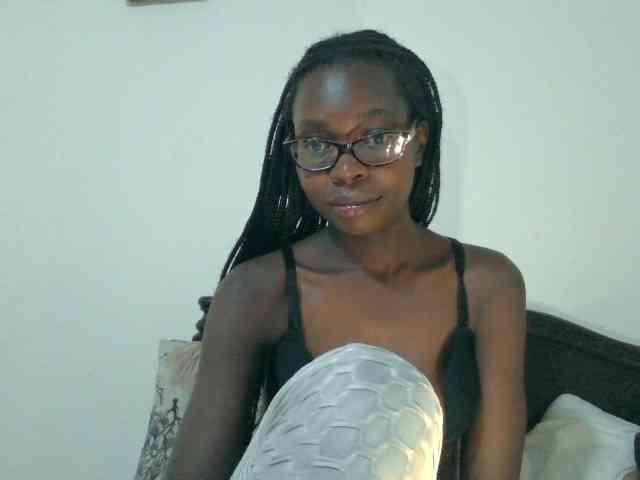 petitehotgirl webcam