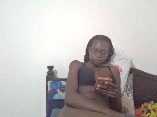 petitehotgirl webcam