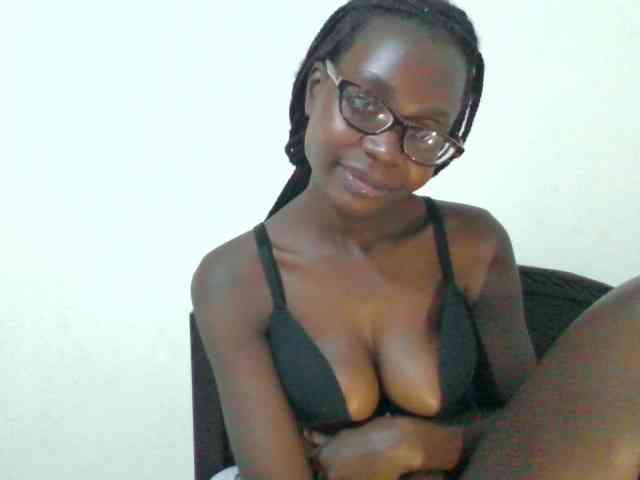 petitehotgirl webcam