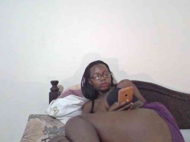 petitehotgirl webcam