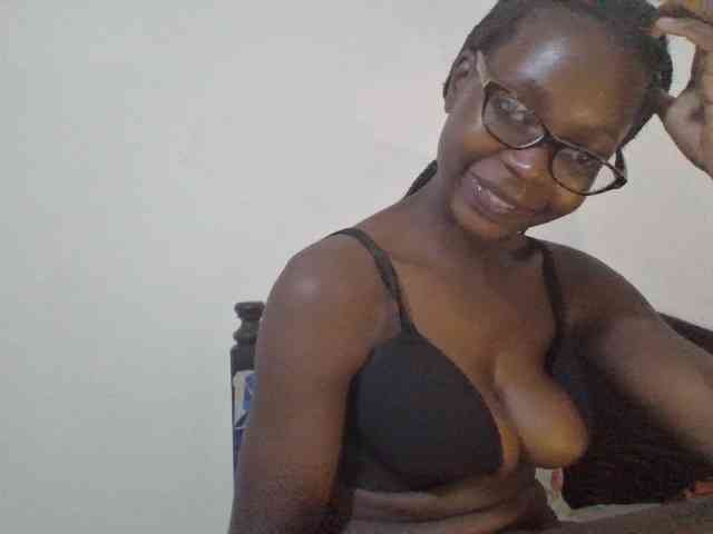 petitehotgirl webcam