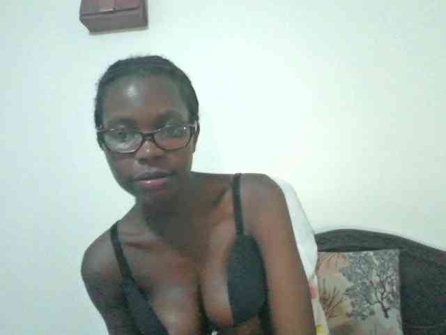 petitehotgirl webcam