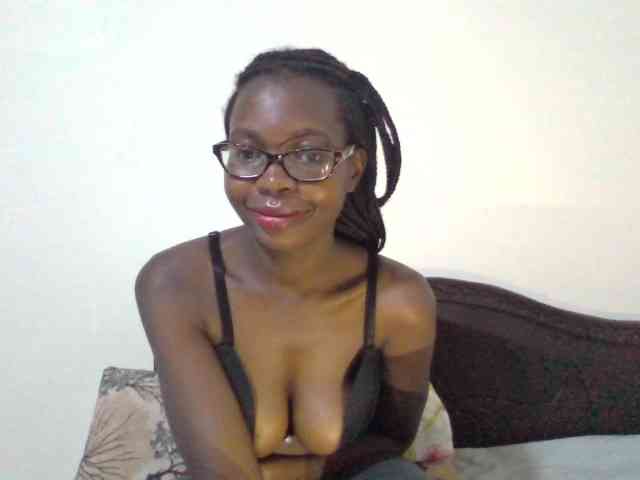 petitehotgirl webcam