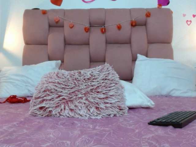 keilafoxx's BongaCams show and profile