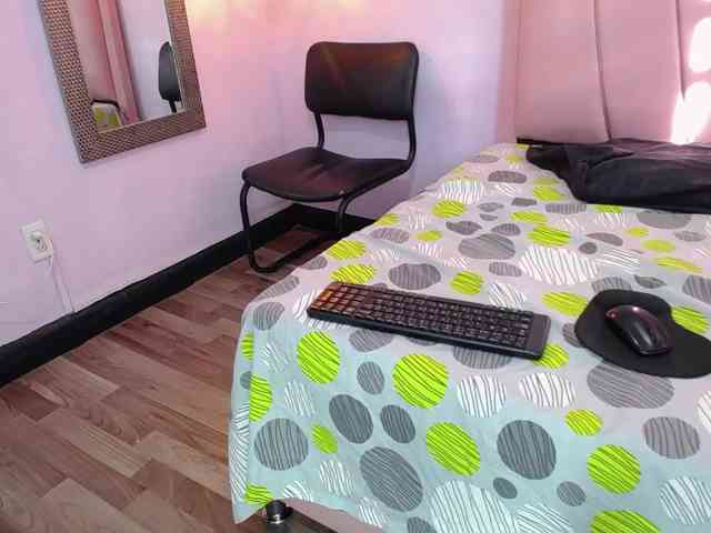 valentinaskinny1 webcam