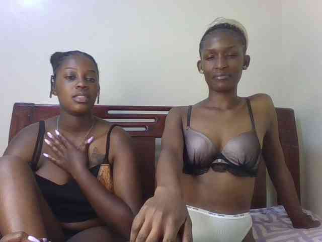 Luckycharmss webcam