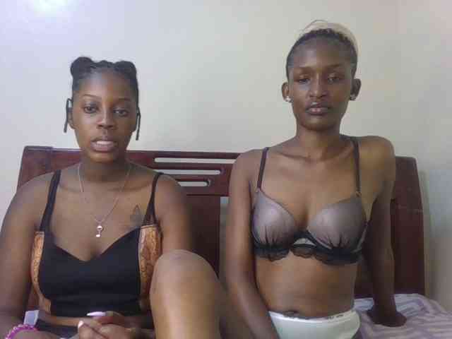 Luckycharmss webcam