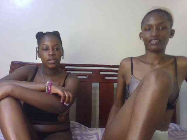 Luckycharmss webcam