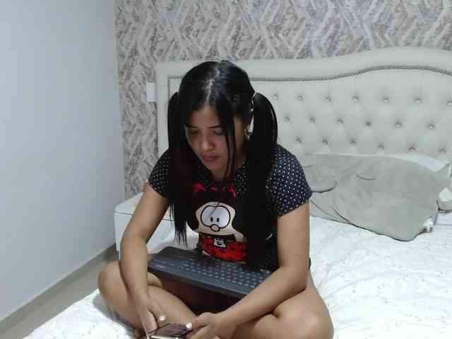 DarilysLatina webcam
