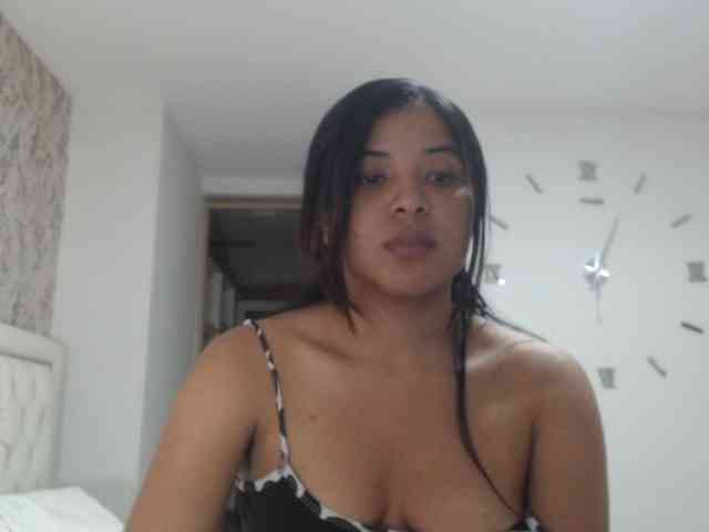 DarilysLatina webcam