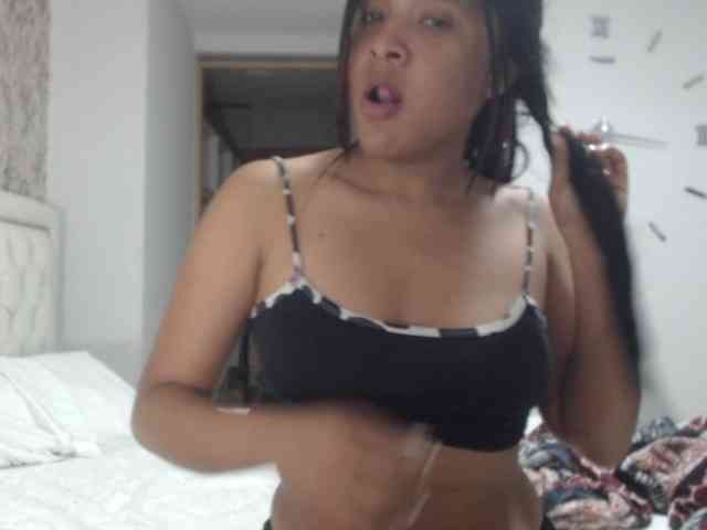 DarilysLatina webcam